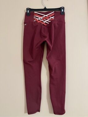 Fabletics women’s Burgundy Crisscross Waist Active Leggings